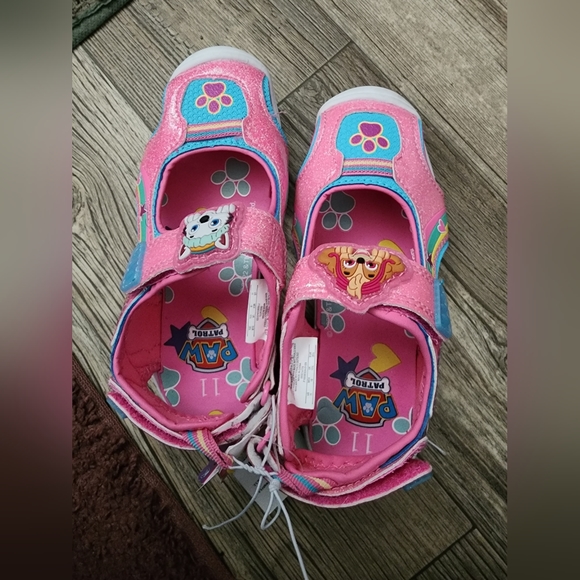 Size 11 paw patrol light up sneakers NWT - Picture 3 of 3